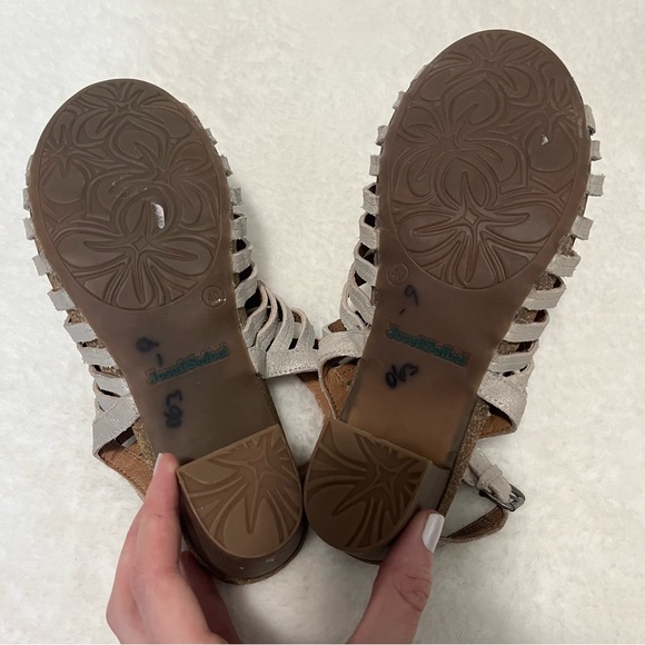 Josef Seibel size 8.5/9 women’s silver and tan heeled sandals - Picture 8 of 11